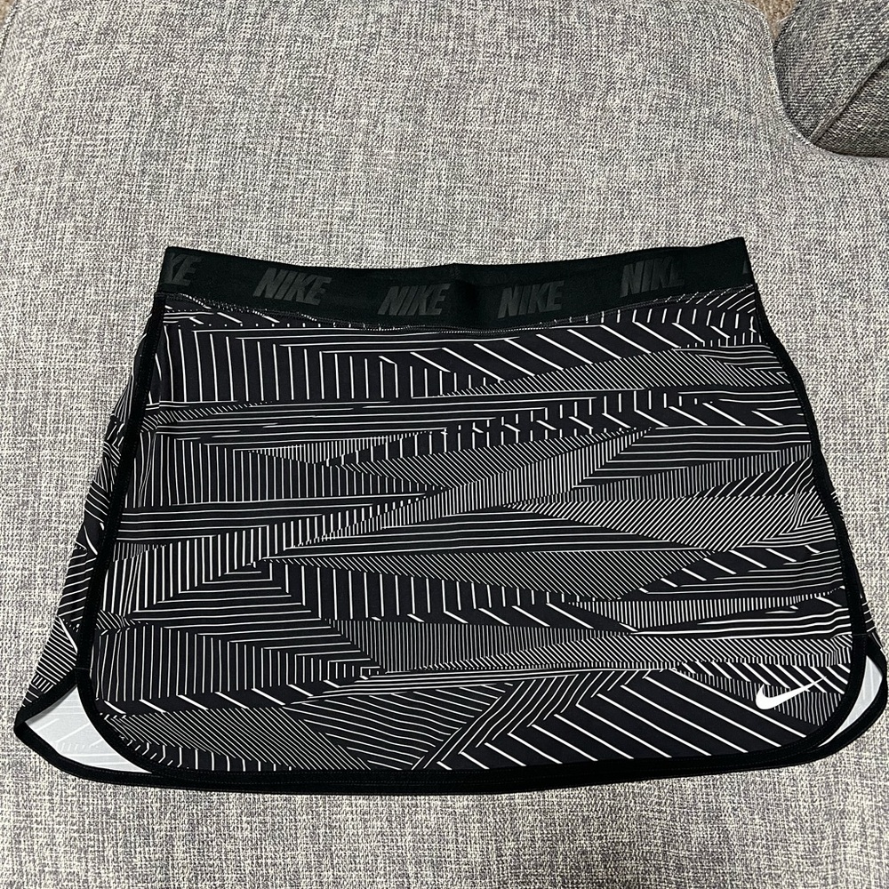 Nike Women's Mini Skirt in Black and White